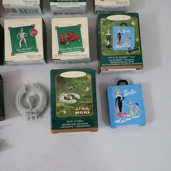 Hallmark Miniature Keepsake Ornaments 31 pcs w/Wood Shadow Box Memory Tree LN